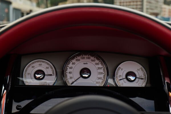 Rolls Royce Dawn - Image 19
