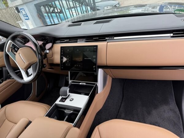 Range Rover Autobiography D350 - Image 10